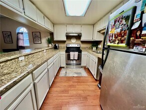 2700 Parker Ln in McAllen, TX - Building Photo - Building Photo
