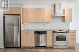 2221-165 Legion Rd N in Toronto, ON - Building Photo - Building Photo