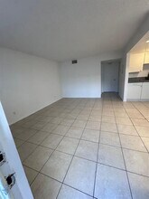 6001 NW 7th St-Unit -5 in Margate, FL - Foto de edificio - Building Photo