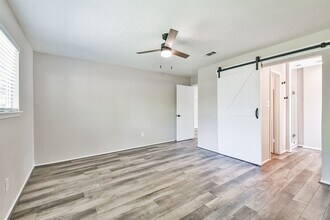 6103 Fallengate Dr in Spring, TX - Building Photo - Building Photo