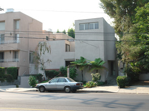 15136 Magnolia Blvd in Sherman Oaks, CA - Building Photo - Building Photo