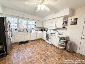 920 E 4th St, Unit 1 in Boston, MA - Building Photo