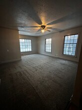 1703 10th St in Emmetsburg, IA - Foto de edificio - Building Photo