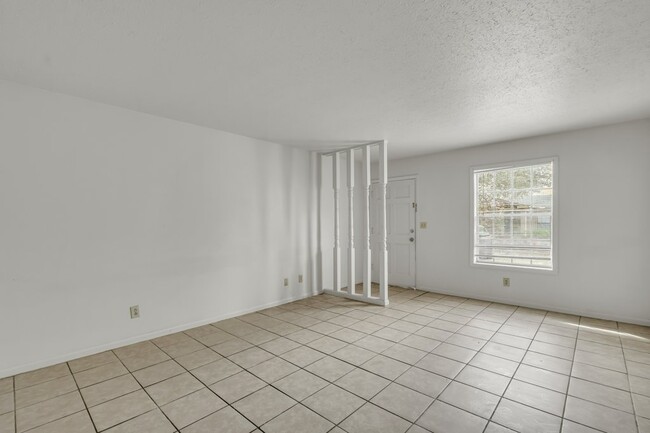 419 10th St S in Columbus, MS - Foto de edificio - Building Photo