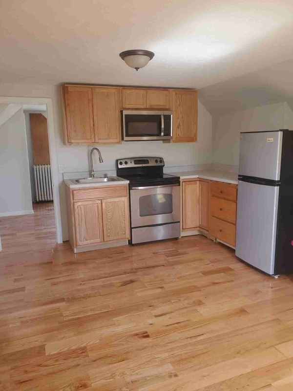 property at 106 Hampshire St