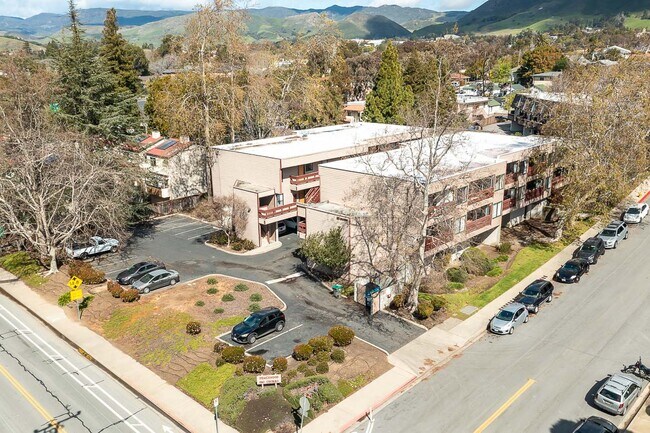 680 Chorro St in San Luis Obispo, CA - Building Photo - Building Photo