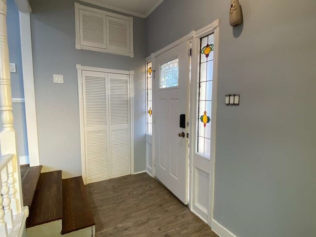 204 E Houston St in Highlands, TX - Building Photo - Building Photo