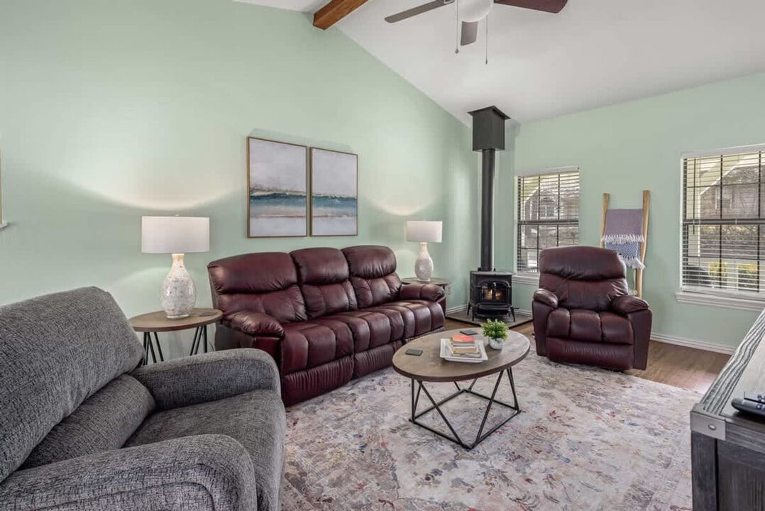 2110 Loren Cir in Fayetteville, AR - Building Photo