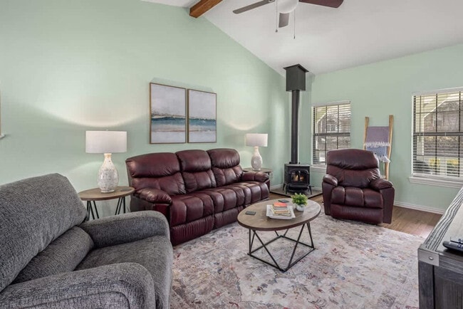 2110 Loren Cir