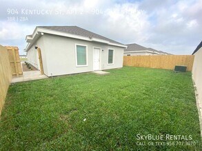 904 Kentucky St in Alton, TX - Building Photo - Building Photo