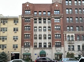430 W Roscoe St in Chicago, IL - Building Photo