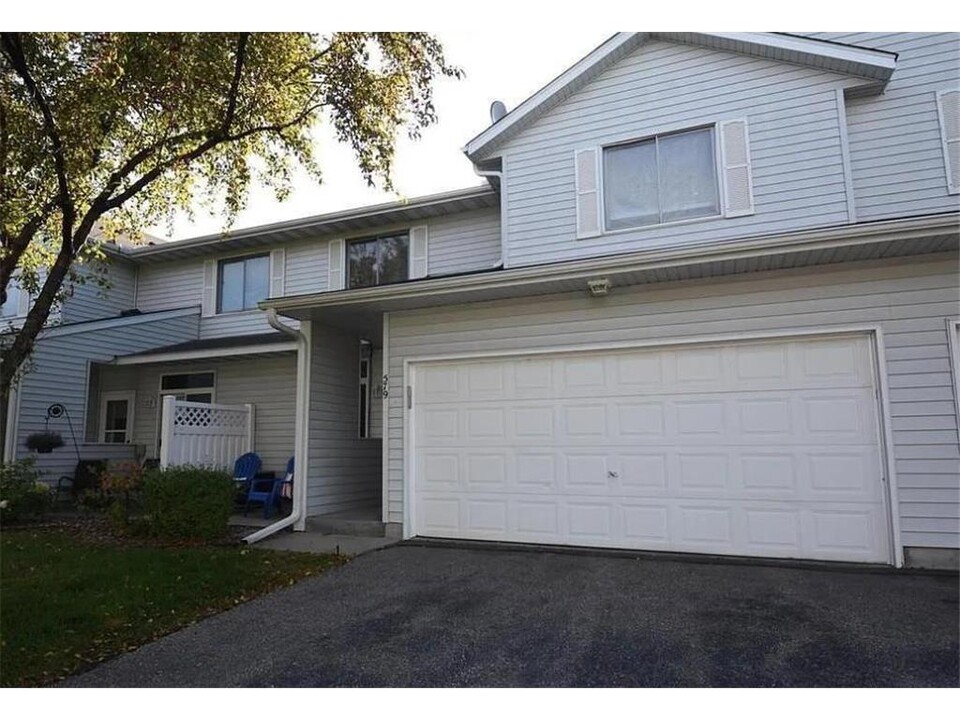 579 Roundhouse St in Shakopee, MN - Building Photo