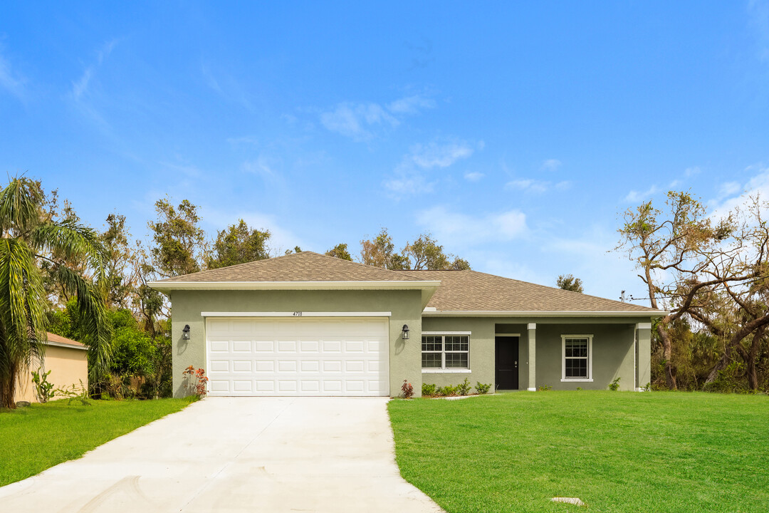 4718 Caputo Ave in North Port, FL - Building Photo