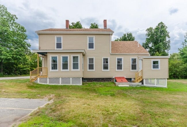 82 Main St in Plaistow, NH - Building Photo - Building Photo