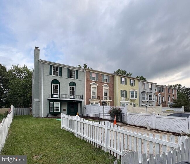 4513 Squiredale Square in Alexandria, VA - Building Photo - Building Photo
