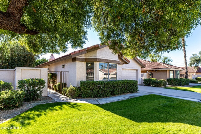 8829 E Riviera Dr in Scottsdale, AZ - Building Photo - Building Photo