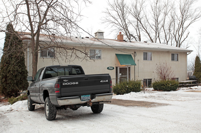 7522 Egan Dr in Savage, MN - Building Photo - Building Photo