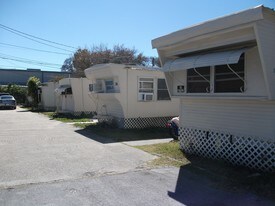 5450 42nd St in St. Petersburg, FL - Building Photo