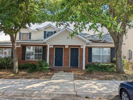 2738 W Tharpe St in Tallahassee, FL - Building Photo