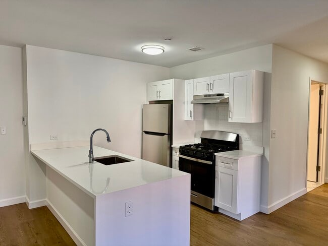 7 North St, Unit 4G in Mount Vernon, NY - Foto de edificio - Building Photo