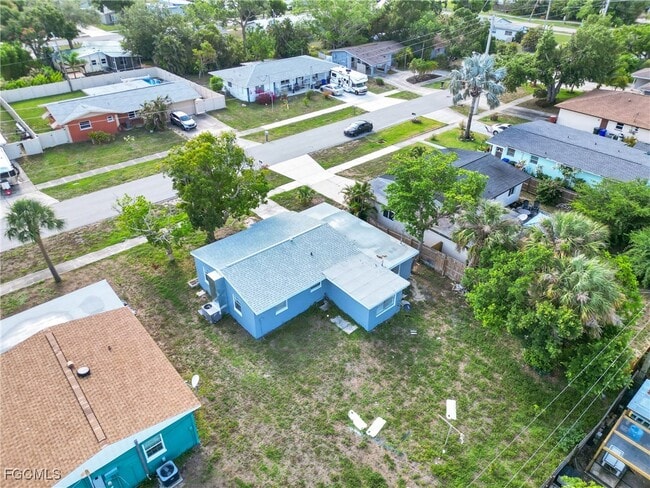 3847 Maxine St in Ft. Myers, FL - Building Photo - Building Photo
