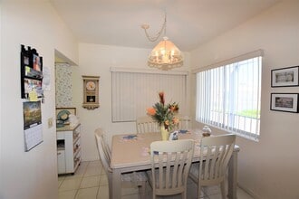 3240 Lake Osborne Dr in Lake Worth Beach, FL - Building Photo - Building Photo