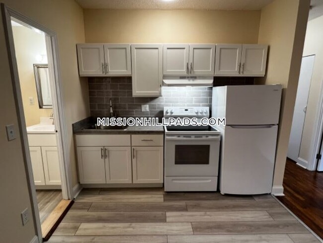 888 Huntington Ave in Boston, MA - Building Photo - Building Photo