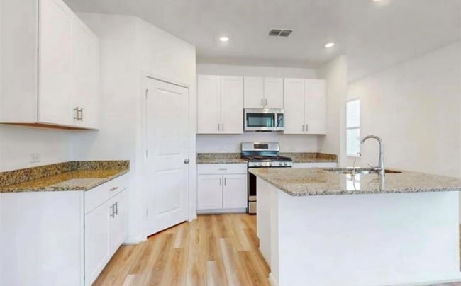 5961045102 A in Missouri City, TX - Building Photo - Building Photo