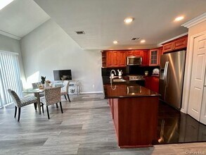 111 Horizon View Dr in Farmingville, NY - Building Photo - Building Photo