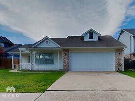 11418 Chariot Dr in Stafford, TX - Building Photo