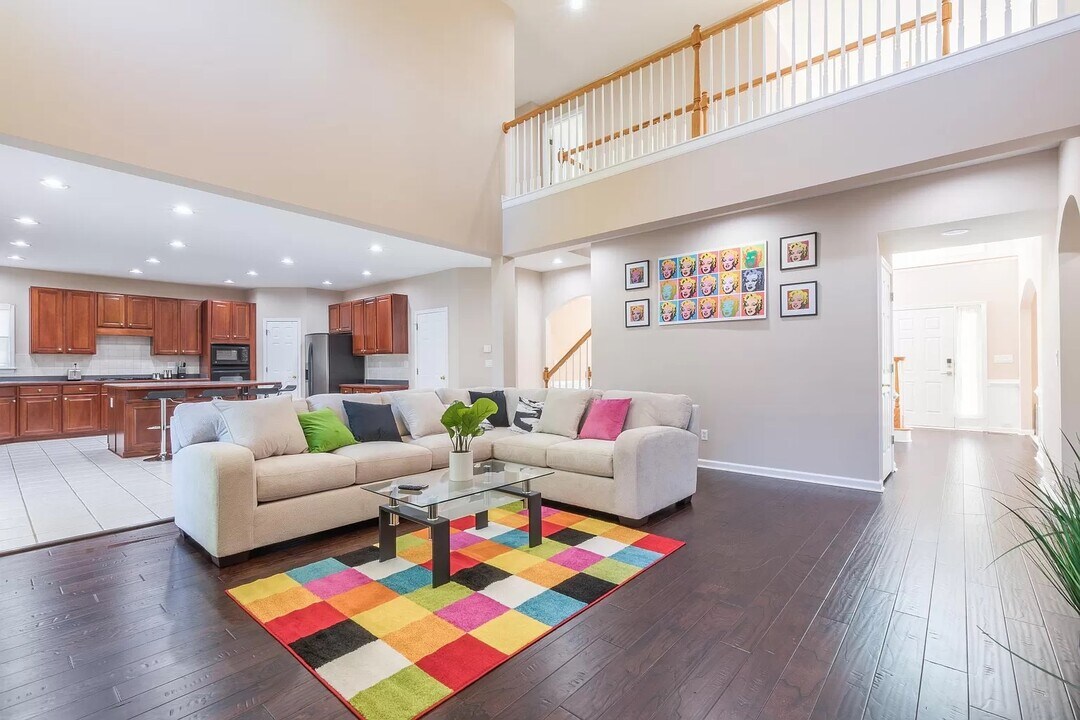 1702 Clay Brooke Ct SE in Smyrna, GA - Building Photo