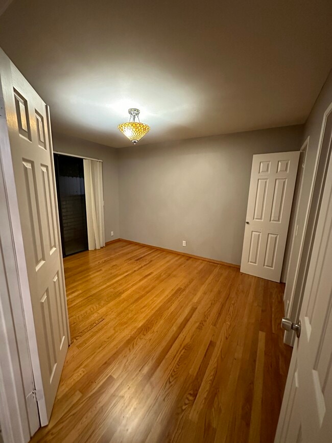 1316 E California Ave, Unit 10 in Glendale, CA - Foto de edificio - Building Photo