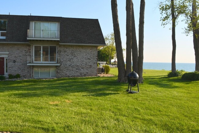 property at 3616 Lakeshore Dr