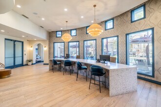Ironwood in Rancho Cucamonga, CA - Foto de edificio - Lobby