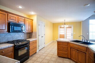 599 Rocky Crossing in Fayetteville, AR - Building Photo - Building Photo