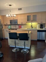 425 W Beech St, Unit 206 in San Diego, CA - Building Photo