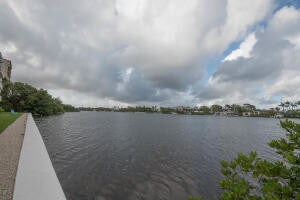 3575 S Ocean Blvd-Unit -411 in Palm Beach, FL - Building Photo - Building Photo