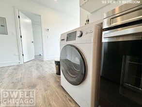 901 W Carmen Ave, Unit 2 in Chicago, IL - Building Photo - Building Photo