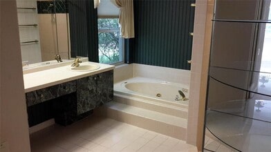 15926 Dawson Ridge Dr in Tampa, FL - Building Photo - Building Photo