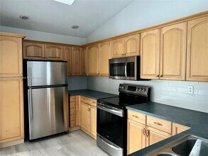 6641 NW 52nd St in Coral Springs, FL - Building Photo - Building Photo