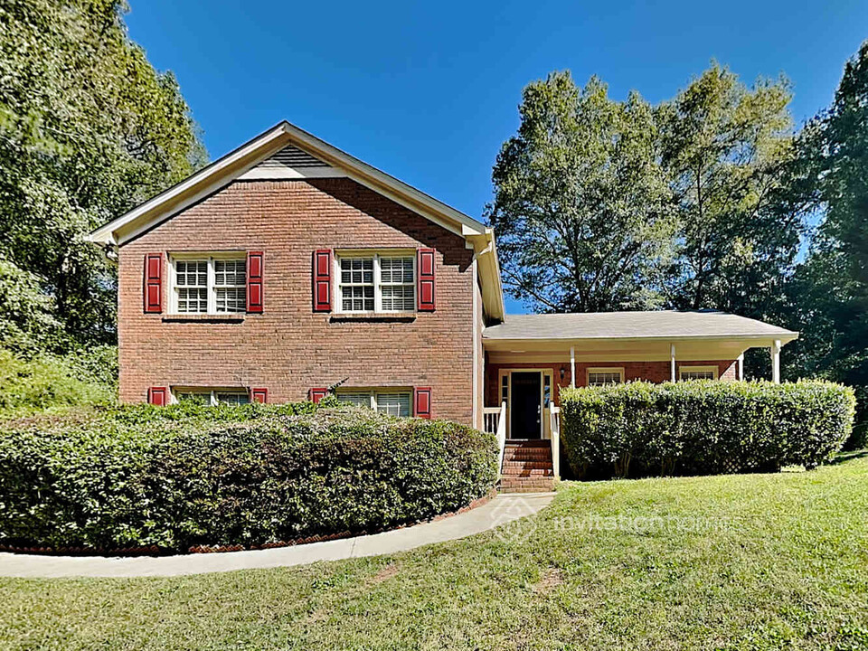 1441 Albans Ct in Lithonia, GA - Foto de edificio