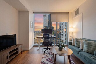 399 Fremont St, Unit SI FL24-ID1523557P in San Francisco, CA - Foto de edificio - Building Photo