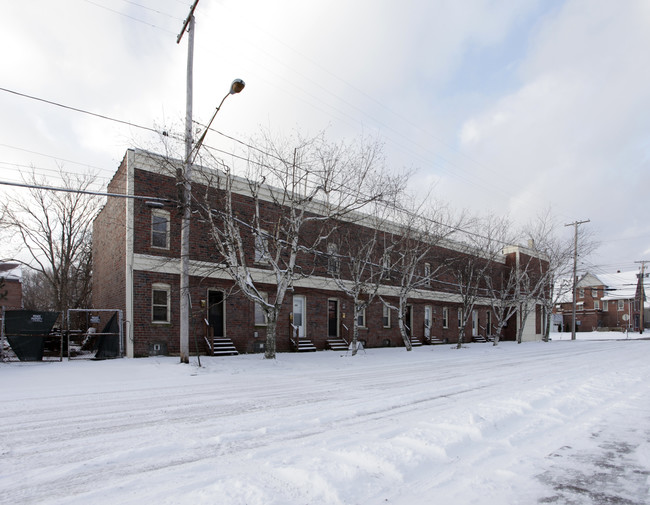 878 W Tuscarawas Ave in Barberton, OH - Building Photo - Building Photo