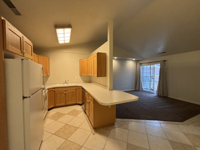 1402 W 1300 N St in Orem, UT - Building Photo