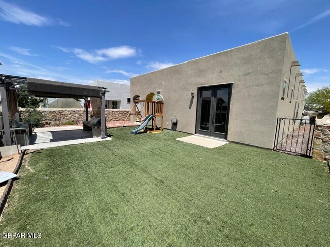 13624 Beobridge Ave in Horizon City, TX - Building Photo - Building Photo