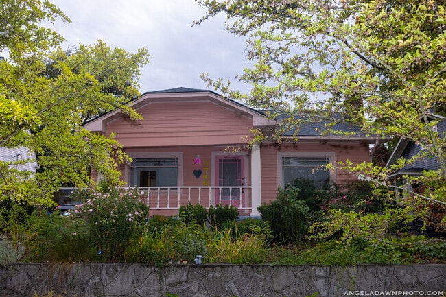 3748 NE 23rd Ave in Portland, OR - Building Photo - Building Photo