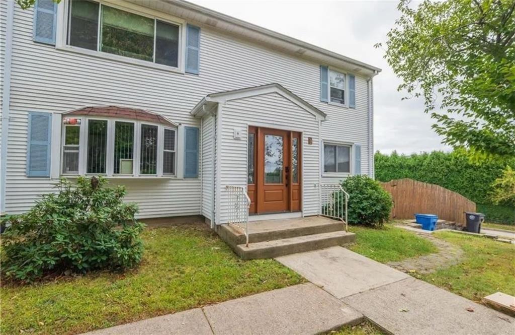 231 Hyde St in Cranston, RI - Foto de edificio