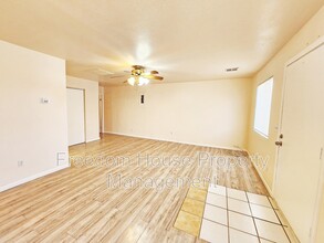 411 Erin St in Pahrump, NV - Building Photo - Building Photo