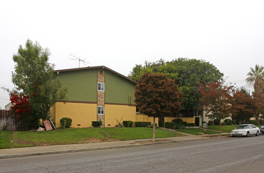 10193 East Park Circle in Cupertino, CA - Building Photo