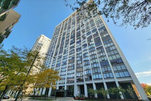 5445 N Sheridan Rd, Unit 1905 in Chicago, IL - Building Photo
